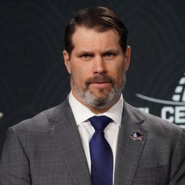 Is Steve Hutchinson Related To Aidan Hutchinson? The Family Connection Revealed