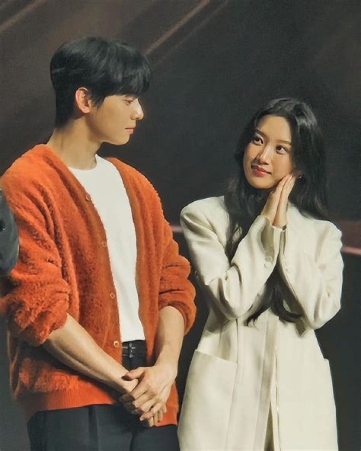 Moon Ga Young And Cha Eun Woo: A Star-Studded Connection