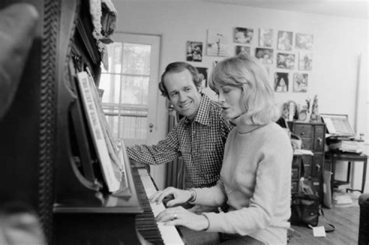 The Demise Of Mike Farrell: A Tragedy In The World Of Entertainment