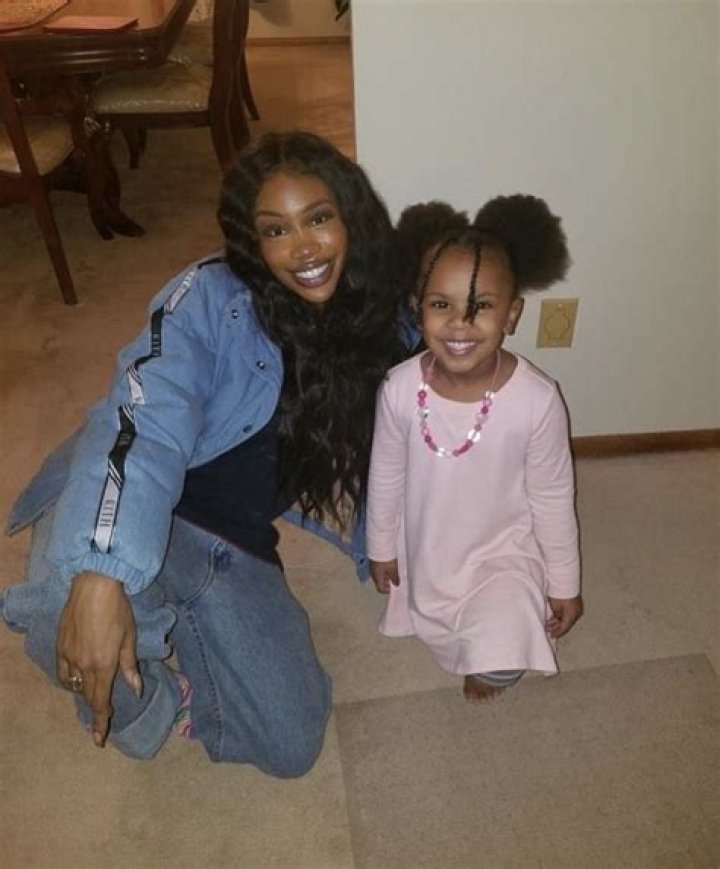 Unveiling The Connection: SZA, Her Daughter, And The Role Of Dad